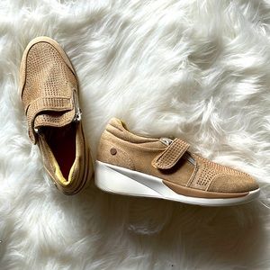 Brand new cute bootie shoes, size 6.5